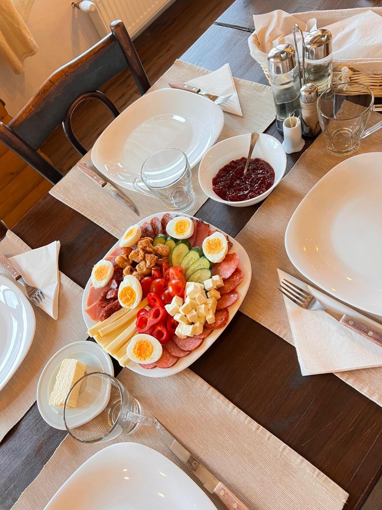 Racul Famives Vendeghaz B&B 외부 사진